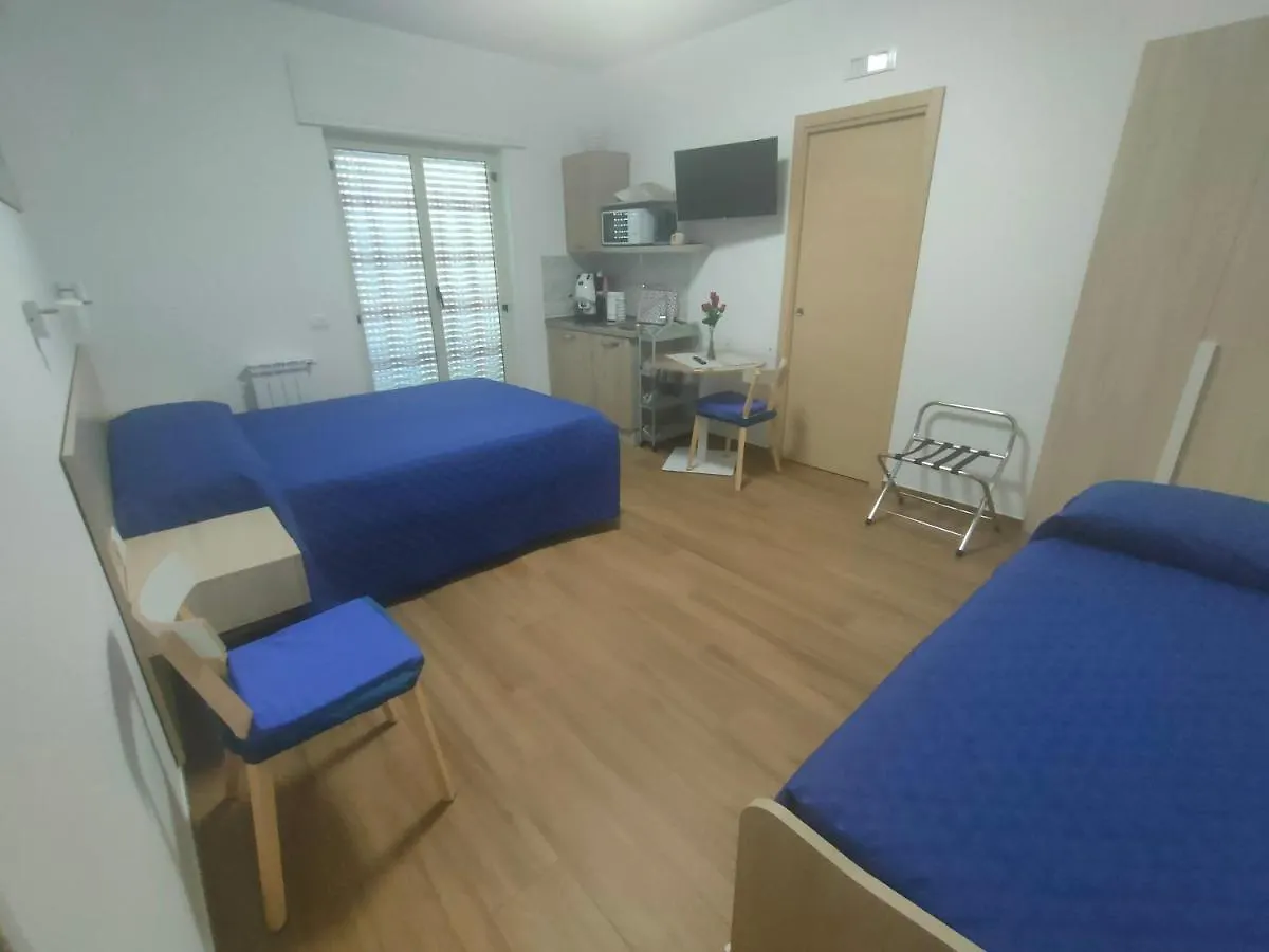 Appartamento Beach-Rooms Capo dʼOrlando